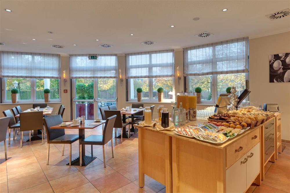 Hotel Bochum Wattenscheid Affiliated By Melia Restaurant photo